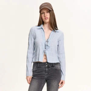 Cropp - Wiązana koszula z marszczeniem - błękitny