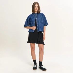 Cropp - Wiskozowa spódnica mini z wiązaniem - czarny