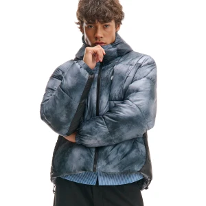 Cropp - Wzorzysta kurtka puffer z kapturem - czarny