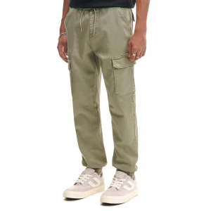 Cropp - Zielone joggery regular z kieszeniami cargo - zielony