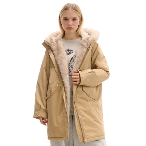 Cropp - Zimowy beżowy płaszcz z futerkiem - beżowy