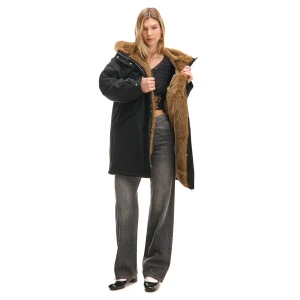 Cropp - Zimowy czarny płaszcz z futerkiem - czarny