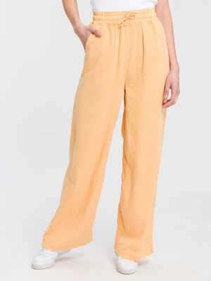 Cross Jeans Spodnie w kolorze brzoskwiniowym rozmiar: W29/L32