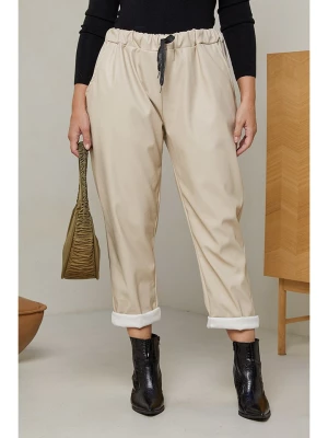 Curvy Lady Spodnie w kolorze beżowym ze skóry syntetycznej rozmiar: 44/46