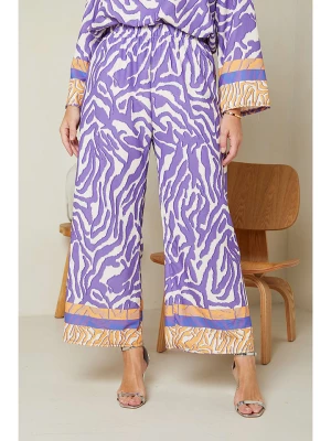 Curvy Lady Spodnie w kolorze fioletowym rozmiar: 48/50