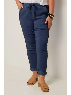 Curvy Lady Spodnie w kolorze granatowym rozmiar: 44/46