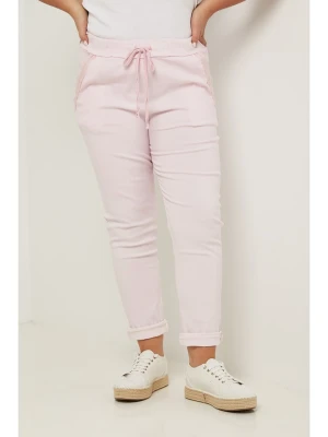Curvy Lady Spodnie w kolorze jasnoróżowym rozmiar: 44/46