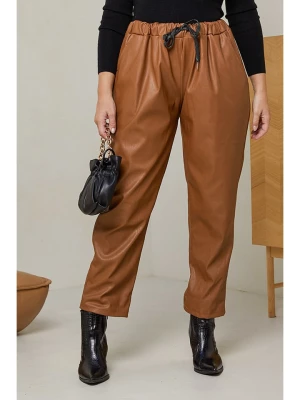 Curvy Lady Spodnie w kolorze karmelowym ze skóry syntetycznej rozmiar: 48/50