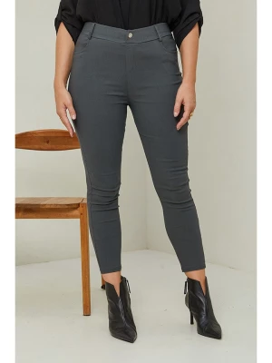 Curvy Lady Spodnie w kolorze khaki rozmiar: 3XL/4XL