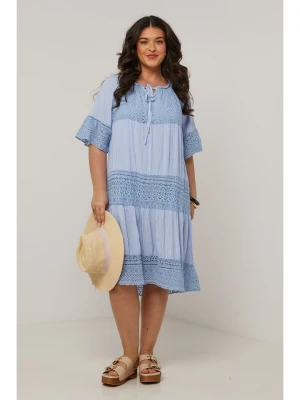Curvy Lady Sukienka w kolorze błękitnym rozmiar: 40/42