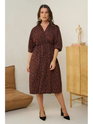 Curvy Lady Sukienka w kolorze brązowym rozmiar: 44/46