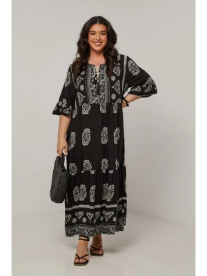 Curvy Lady Sukienka w kolorze czarnym rozmiar: 40/42