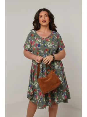 Curvy Lady Sukienka w kolorze khaki rozmiar: 40/42