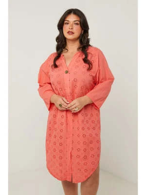 Curvy Lady Sukienka w kolorze koralowym rozmiar: 48/50