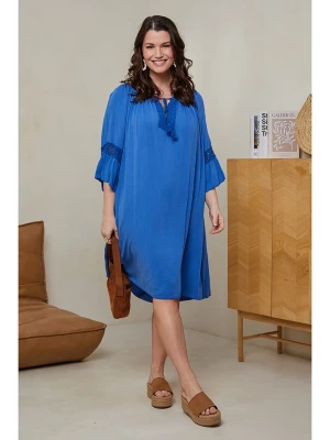 Curvy Lady Sukienka w kolorze niebieskim rozmiar: 44/46
