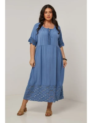 Curvy Lady Sukienka w kolorze niebieskim rozmiar: 44/46