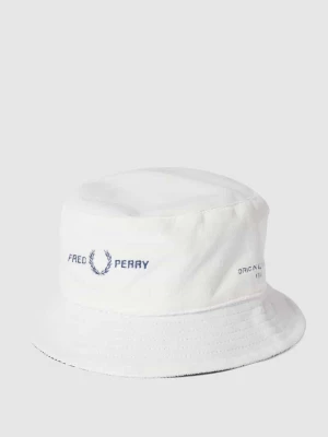 Czapka typu bucket hat z funkcją dwustronną Fred Perry