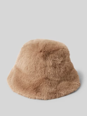 Czapka typu bucket hat z obszyciem ze sztucznego futra monari