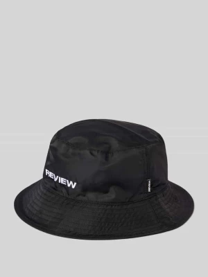 Czapka typu bucket hat z wyhaftowanym logo REVIEW