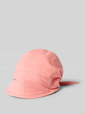 Czapka wiązana z detal z logo Loevenich