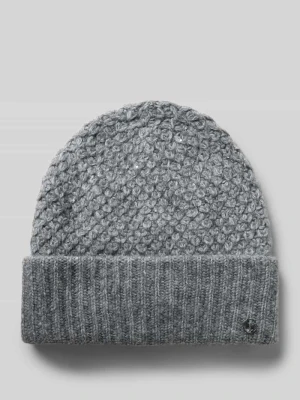 Czapka z brzegiem i detalem z logo comma