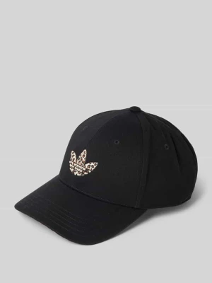 Zdjęcie produktu Czapka z daszkiem i detalem z logo adidas Originals