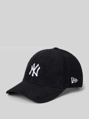 Czapka z daszkiem i detalem z logo new era