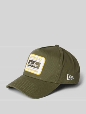 Czapka z daszkiem i naszywką z logo new era