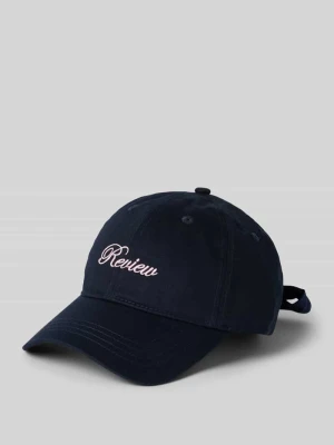 Czapka z daszkiem i wiązanym detalem REVIEW