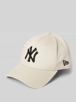 Czapka z daszkiem i wyhaftowanym motywem model ‘LEAGUE ESSENTIAL 9FORTY’ new era
