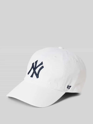 Czapka z daszkiem i wyhaftowanym napisem model ‘MLB New York Yankees’ '47