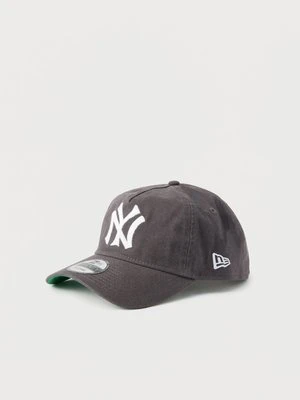 Czapka z daszkiem new era