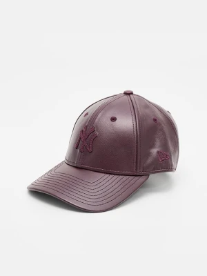 Czapka z daszkiem New Era ciemnoczerwony
