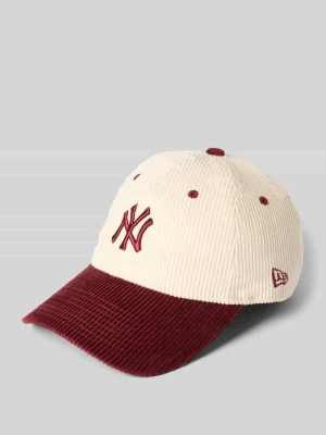 Czapka z daszkiem z wyhaftowanym logo new era