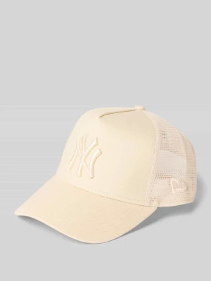 Czapka z daszkiem z wyhaftowanym napisem new era