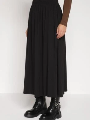 Czarna Bawełniana Spódnica o Rozkloszowanym Kroju Tusnara