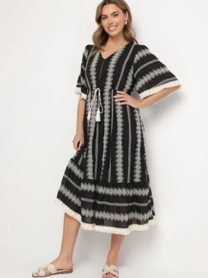 Czarna Bawełniana Sukienka Boho o Rozkloszowanym Kroju z Wiązaniem i Haftem Korithira rosa