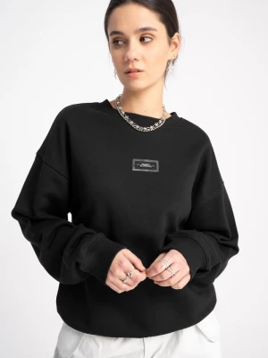 Czarna bluza bez kaptura z minimalistyczną naszywką z przodu Reporter