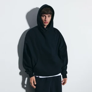 Czarna bluza bombka z kapturem House