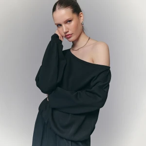 Zdjęcie produktu Czarna bluza z dekoltem na jedno ramię House