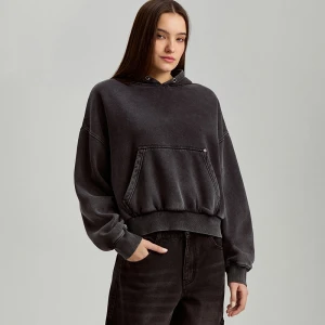 Czarna bluza z kapturem i efektem acid wash House