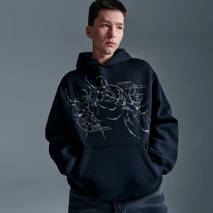 Czarna bluza z kapturem i motywem tribal House