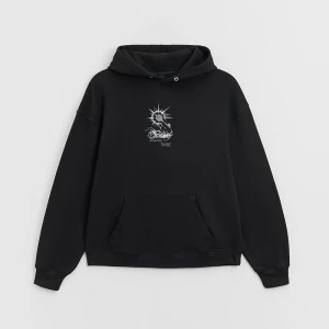 Czarna bluza z kapturem i nadrukiem House