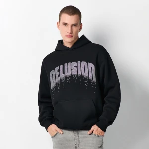 Czarna bluza z kapturem i napisem Delusion House