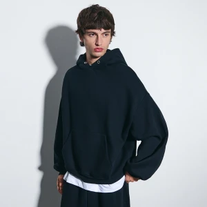 Zdjęcie produktu Czarna bluza z kapturem oversize basic House