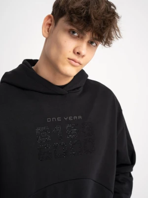 Czarna bluza z kapturem z aplikacją z dżetów krój BOXY Reporter