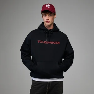 Czarna bluza z nadrukiem Volkswagen House