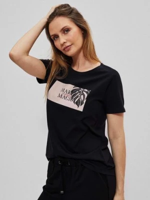Czarna bluzka damska z tropikalnym nadrukiem Moodo