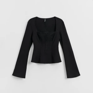 Czarna bluzka gorsetowa z dekoltem karo i rozszerzanym rękawem House