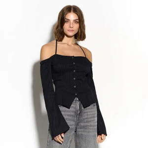 Czarna bluzka open shoulder z długim rękawem i wiązaniem na szyi House